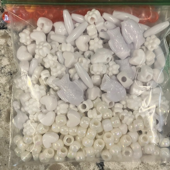 Colorful Pony Bead Assortment for Crafting and Parties - Picture 3 of 13